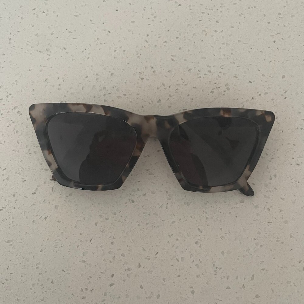 Illesteva Lisbon Sunglasses